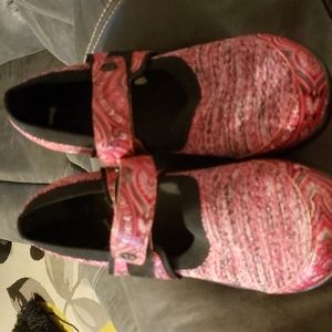 Worn once sz 9 Alegria shoes